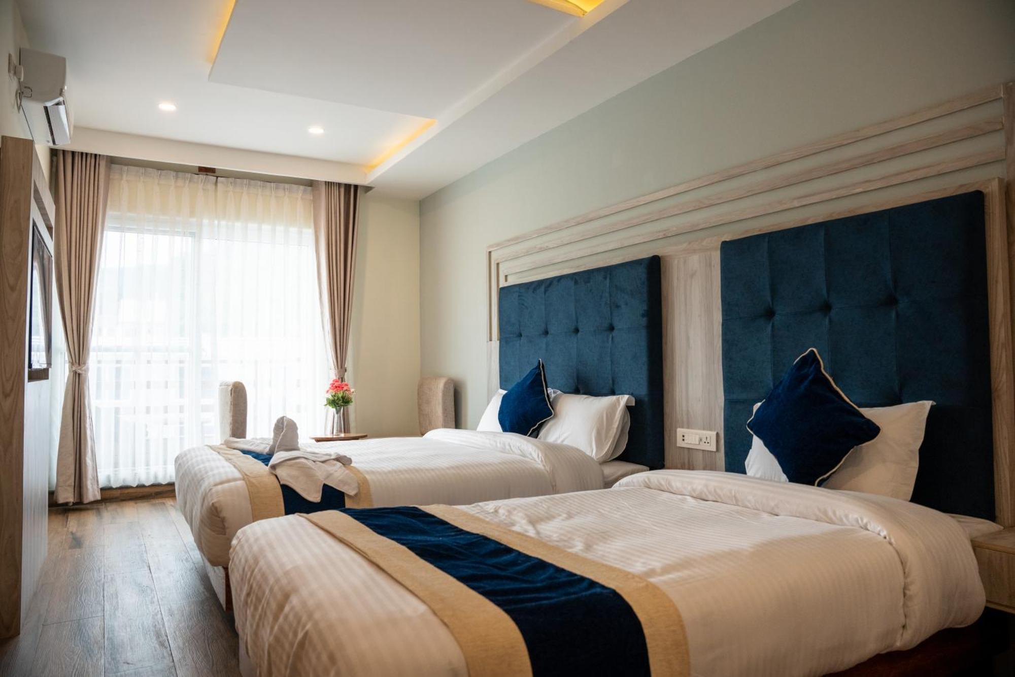 Hotel Adam Pokhara Exteriör bild