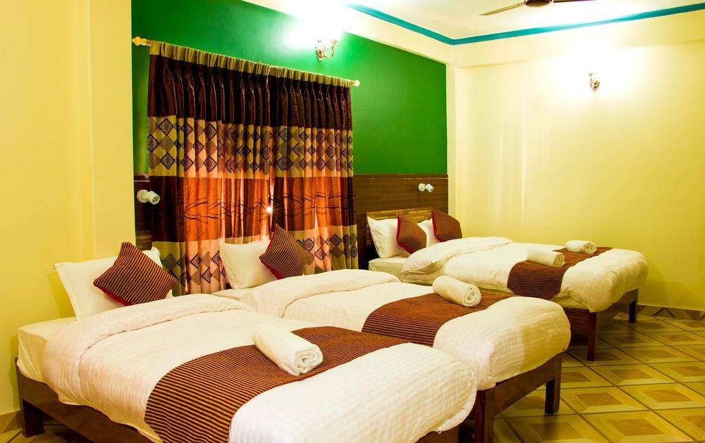 Hotel Adam Pokhara Rum bild