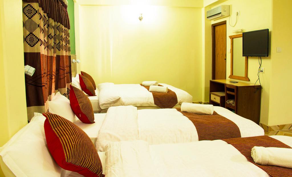 Hotel Adam Pokhara Rum bild