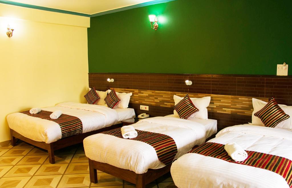 Hotel Adam Pokhara Rum bild